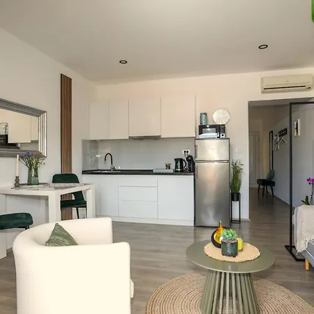 Juric 32 - Boutique Gasthof Hvar Town