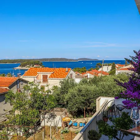 Juric 32 - Boutique Hvar Town