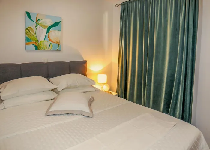 Juric 32 - Boutique Pensionat Hvar Town