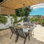 Juric 32 - Boutique Guest house 4*