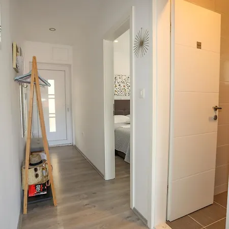 Juric 32 - Boutique Affittacamere Hvar Town