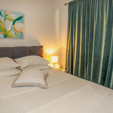 Juric 32 - Boutique Pensjonat Hvar Town