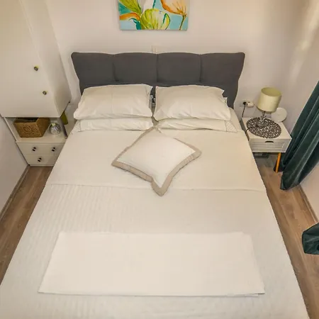 Guest house Juric 32 - Boutique Hvar Town
