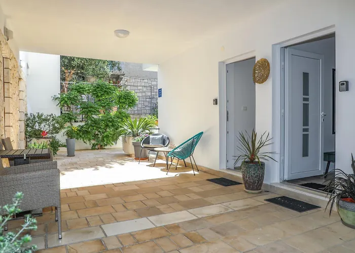 Juric 32 - Boutique Hvar Town