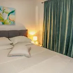 Juric 32 - Boutique Gasthuis Hvar Town