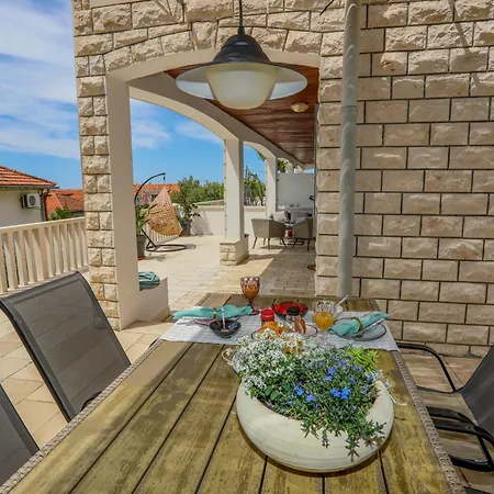 Juric 32 - Boutique Hvar Town