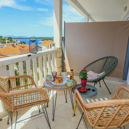 Juric 32 - Boutique Hvar Town